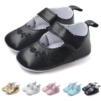 Обувь для маленьких девочек; Черная Обувь для новорожденных из искусственной кожи; Предходящие Туфли для кроватки для девочек; Нескользящие вечерние Туфли Принцессы с цветочной вышивкой на мягкой подошве;